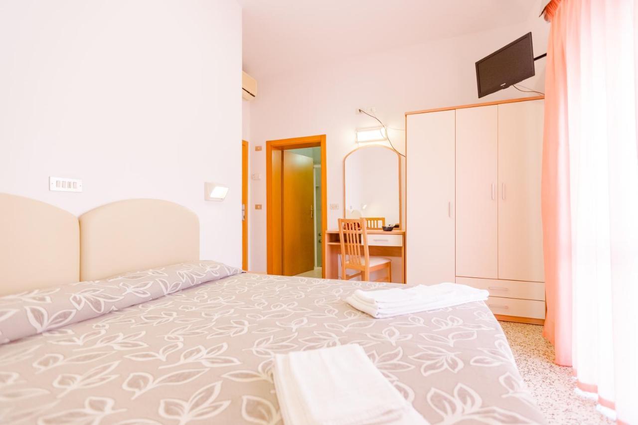 Hotel Bagli Rimini Kültér fotó