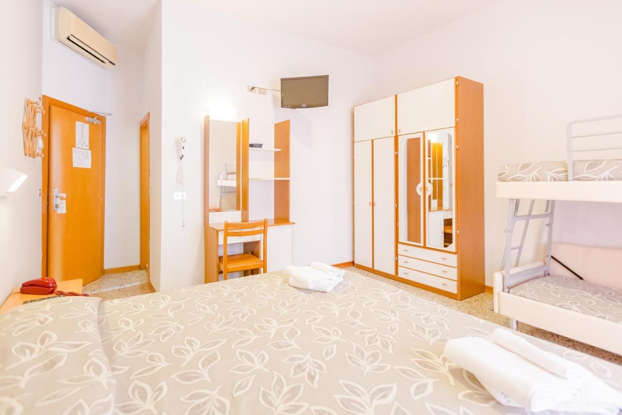 Hotel Bagli Rimini Kültér fotó