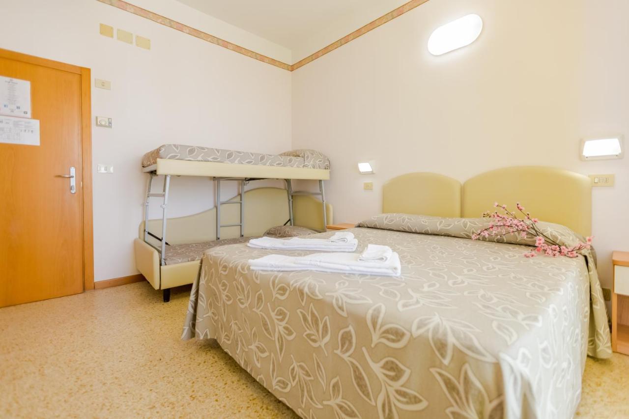 Hotel Bagli Rimini Kültér fotó