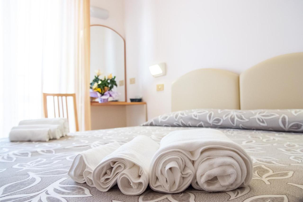 Hotel Bagli Rimini Kültér fotó