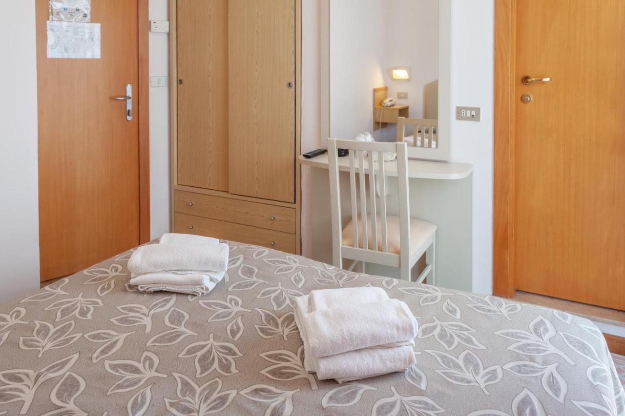 Hotel Bagli Rimini Kültér fotó